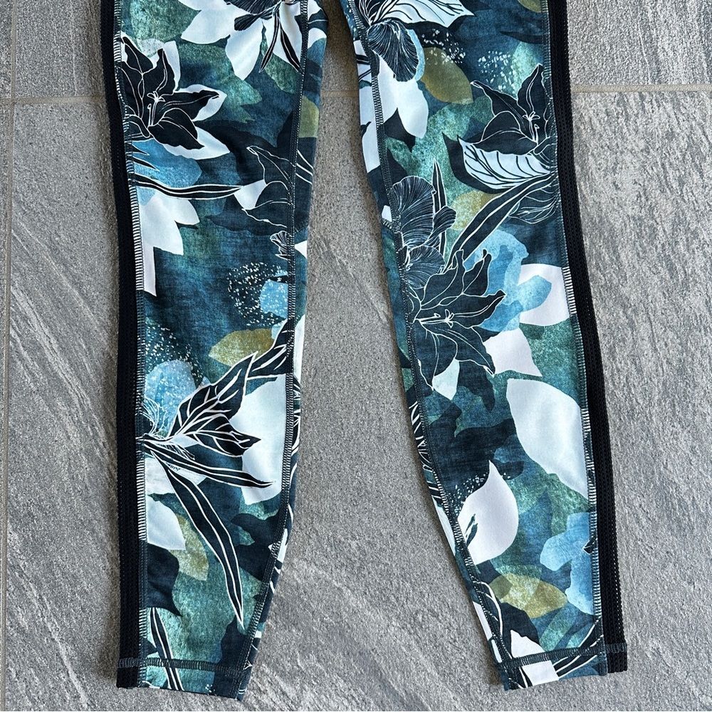 NWT Athleta Leafy Floral High Rise Tropical Mesh Chaturanga 7/8 Leggings XS - Picture 6 of 16